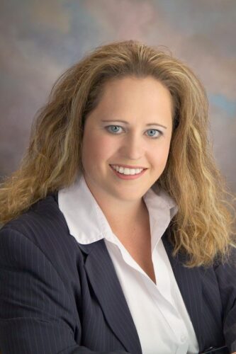 Elena Bustillos Joins Pioneer Title Agency’s Show Low Branch as Escrow Secretary