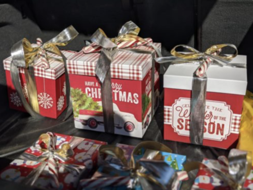 Jewish Family & Children’s Service Makes the Holidays Brighter with this year’s 2021 It’s A Wrap Event